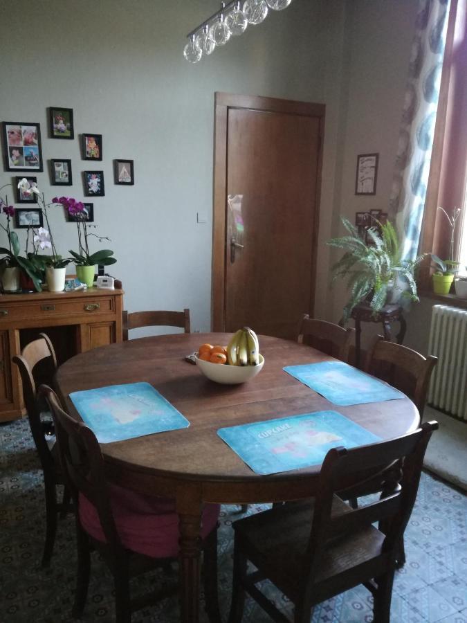 B And B Comme Chez Soi La Hestre 외부 사진
